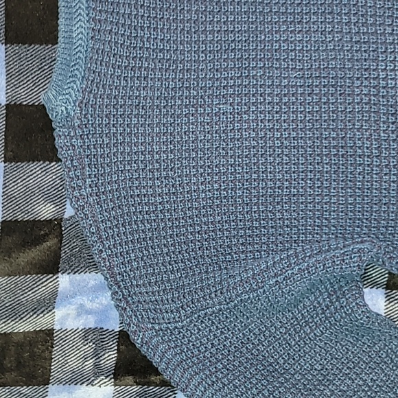 Van Heusen. Crewneck. Cotton-blend thick sweater. Like-new. Men's size XL - Picture 13 of 15